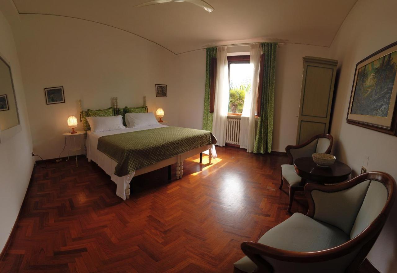 Casa Del Pino Bed & Breakfast Borgo a Buggiano Luaran gambar