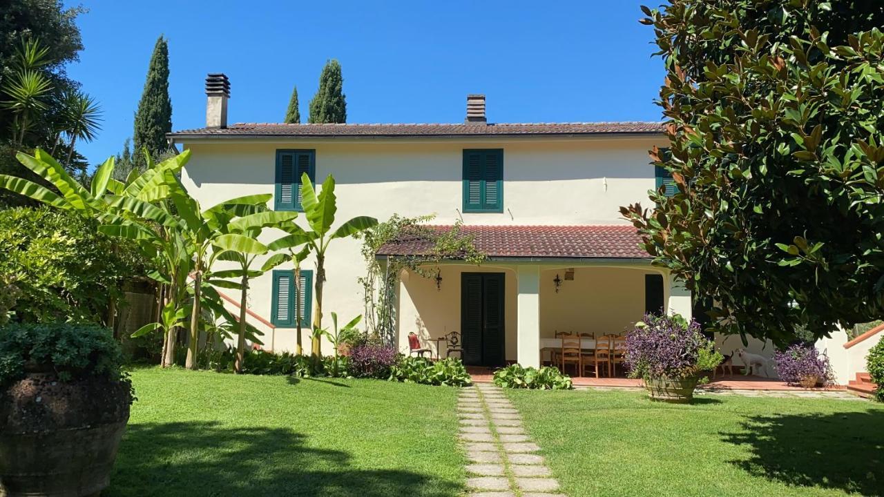 Casa Del Pino Bed & Breakfast Borgo a Buggiano Luaran gambar