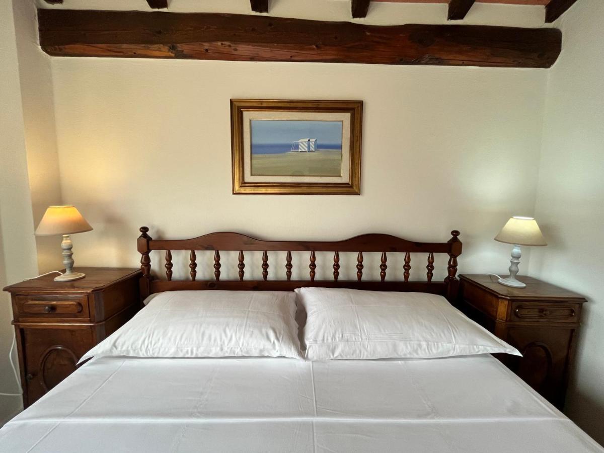 Casa Del Pino Bed & Breakfast Borgo a Buggiano Luaran gambar