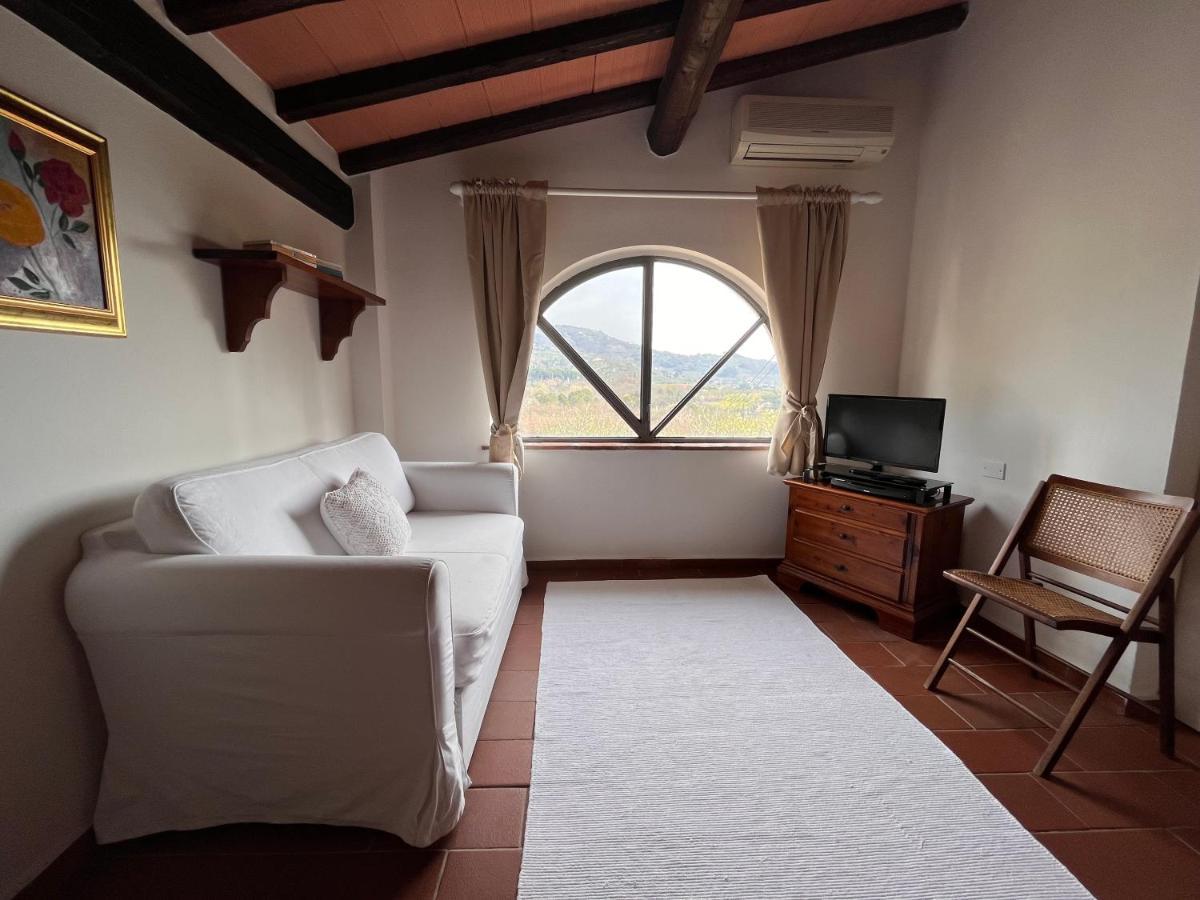 Casa Del Pino Bed & Breakfast Borgo a Buggiano Luaran gambar