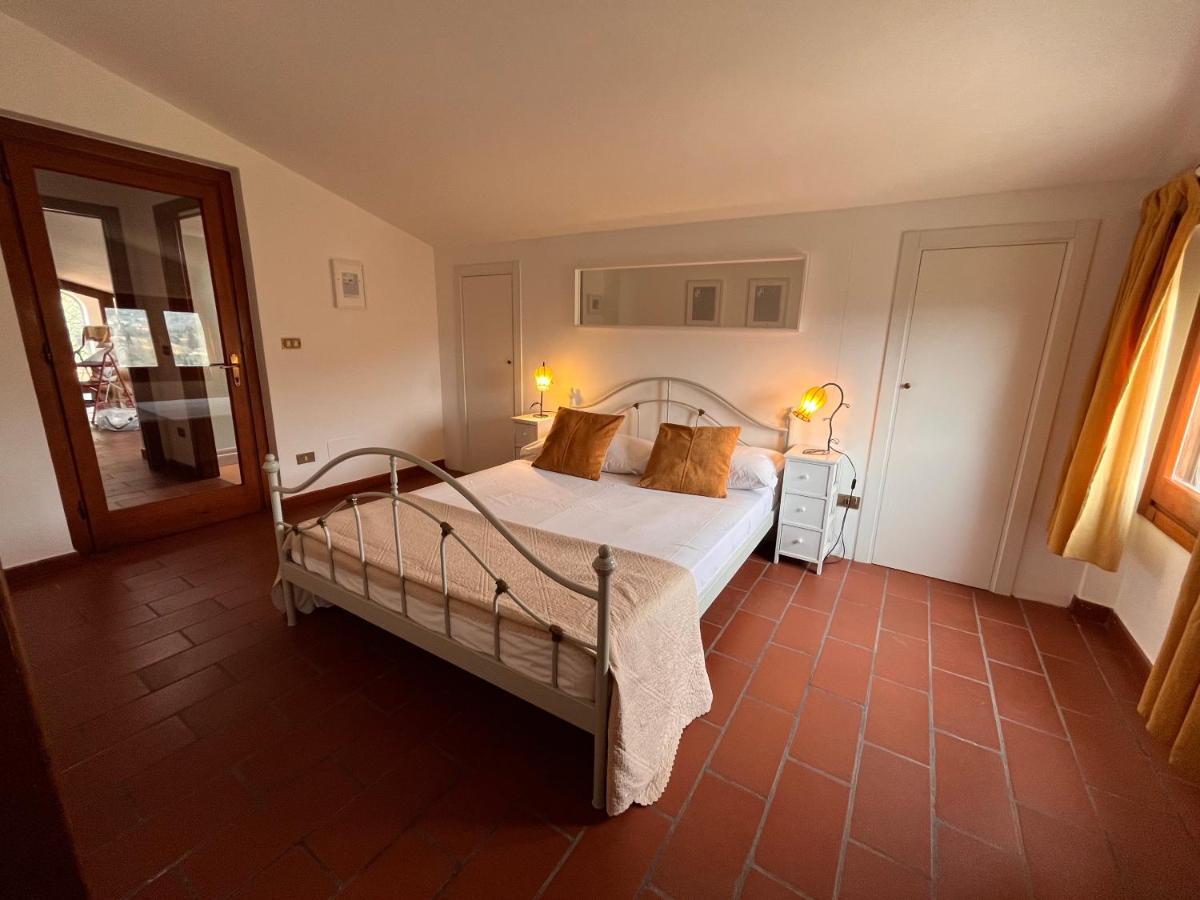 Casa Del Pino Bed & Breakfast Borgo a Buggiano Luaran gambar