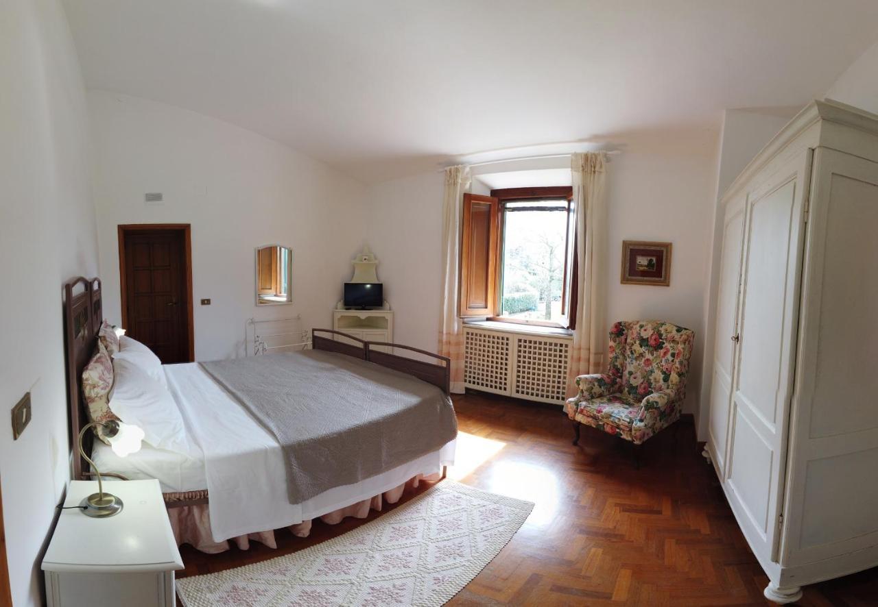Casa Del Pino Bed & Breakfast Borgo a Buggiano Luaran gambar