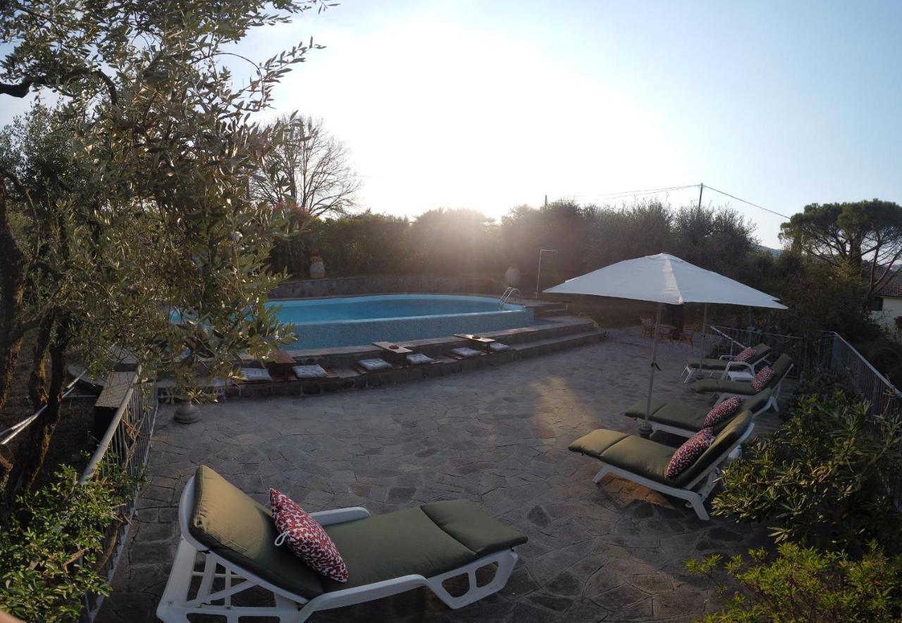 Casa Del Pino Bed & Breakfast Borgo a Buggiano Luaran gambar