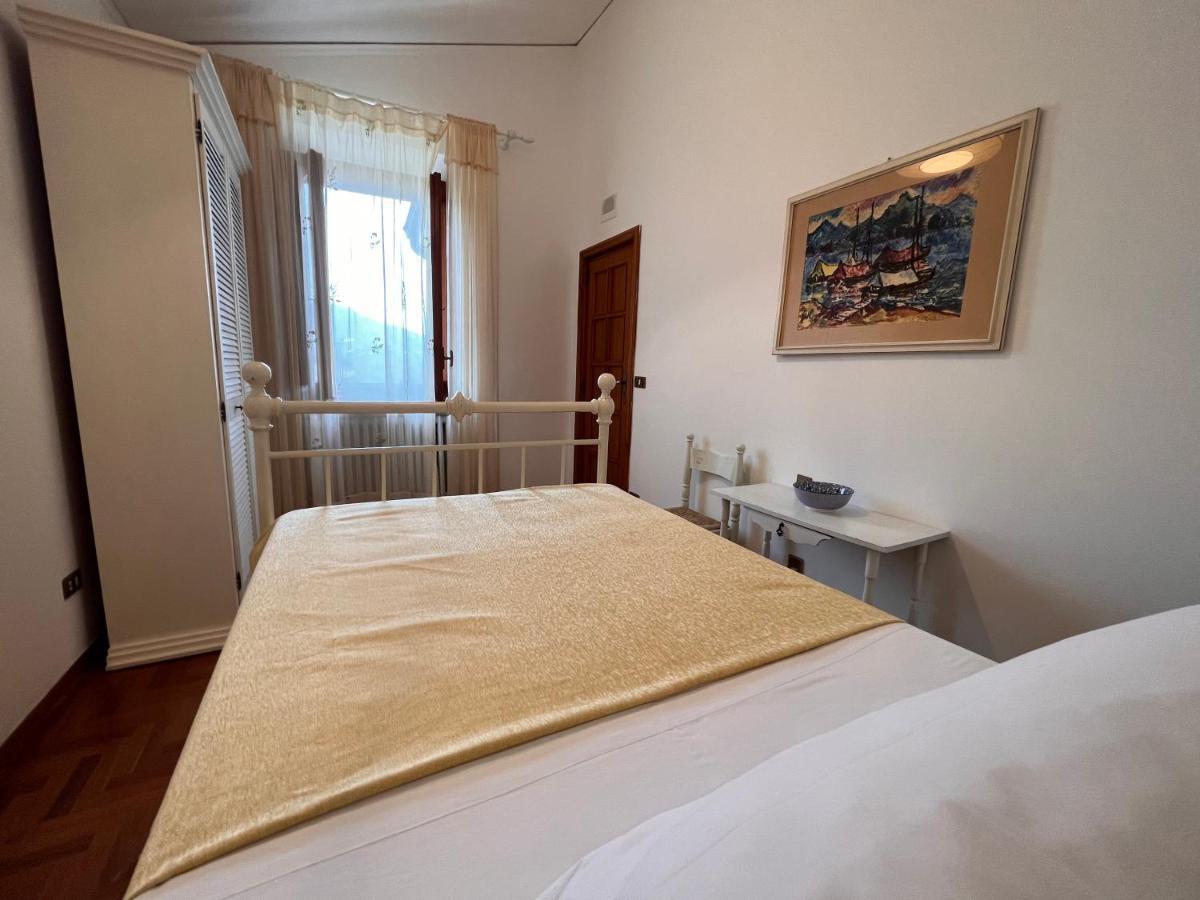 Casa Del Pino Bed & Breakfast Borgo a Buggiano Luaran gambar