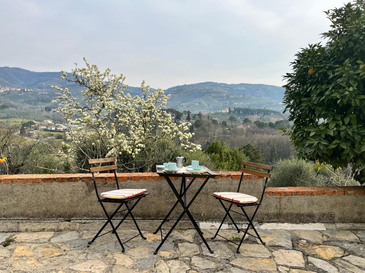 Casa Del Pino Bed & Breakfast Borgo a Buggiano Luaran gambar
