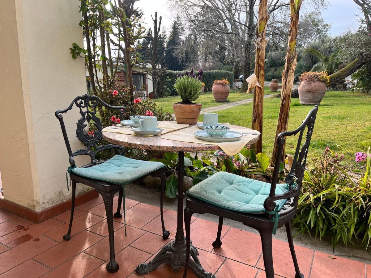 Casa Del Pino Bed & Breakfast Borgo a Buggiano Luaran gambar