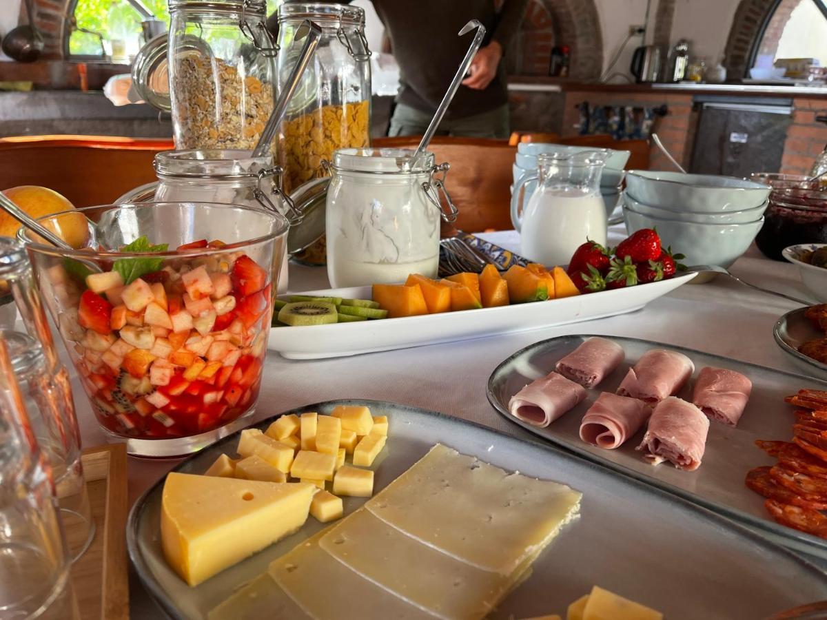 Casa Del Pino Bed & Breakfast Borgo a Buggiano Luaran gambar
